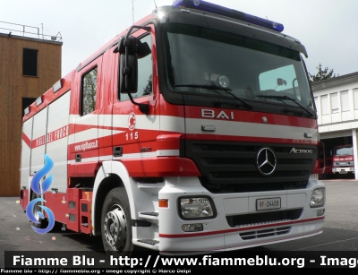 Mercedes-Benz Actros 1841 II serie
Vigili del Fuoco
Comando Provinciale di Gorizia
AutoPompaSerbatoio Distaccamento Permanente di Monfalcone (GO)
VF 24459
Parole chiave: Mercedes-Benz Actros_1841_IIserie VF24459