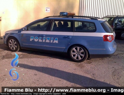 Volkswagen Passat Variant VI serie
Polizia di Stato
Polizia Stradale in servizio sulla Tangenziale di Mestre
Parole chiave: Volkswagen Passat_Variant_VIserie Polizia