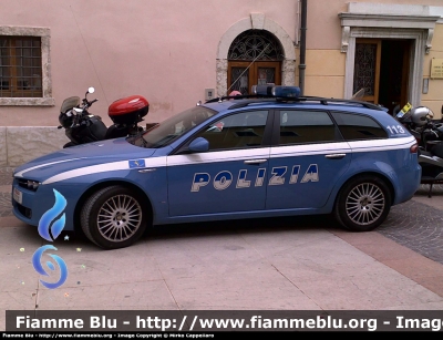 Alfa Romeo 159 Sportwagon Q4
Polizia di Stato
Polizia Stradale
POLIZIA F9336
Parole chiave: Alfa-Romeo 159_Sportwagon PoliziaF9336