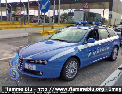 Alfa Romeo 159 Sportwagon 2.4 JTDM Q4 210cv
Polizia Stradale
Versione 2008
Polizia F9295
Parole chiave: Alfa_Romeo 159_Sportwagon F9295 Q4