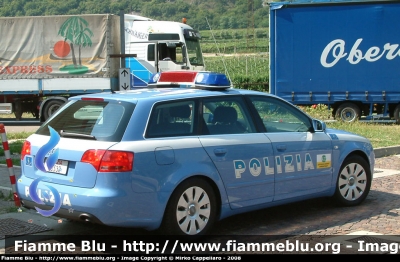 Audi A4 Avant 3.0 tdi Quattro IV Serie
Polizia Stradale in servizio sulla A22 Modena - Brennero
Autovettura appartenente alla prima fornitura
Parole chiave: Audi A4_Avant_IVserie PoliziaF3532