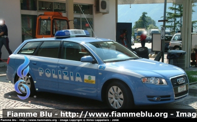 Audi A4 Avant 3.0 tdi Quattro IV Serie
Polizia Stradale in servizio sulla A22 Modena - Brennero
Autovettura appartenente alla prima fornitura
Parole chiave: Audi A4_Avant_IVserie PoliziaF3532