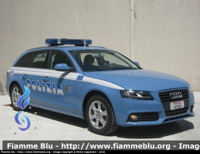 Audi A4 Avant V serie
Polizia di Stato
Polizia Stradale
in servizio sull'Autostrada A4 
Autostrada Brescia-Verona-Vicenza-Padova
POLIZIA H2968
Parole chiave: Audi A4_Avant_Vserie PoliziaH2968