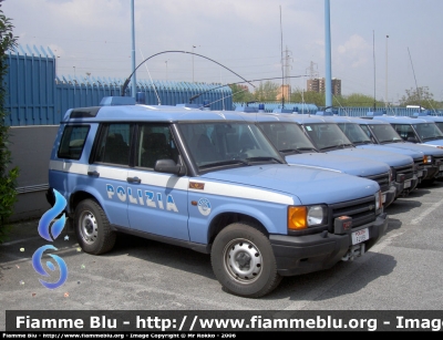 Land Rover Discovery II serie
Polizia di Stato
Reparto Mobile
Polizia F4189
Versione con Ponte radio HF di Governo
Parole chiave: Land-Rover Discovery_IIserie PoliziaF4189