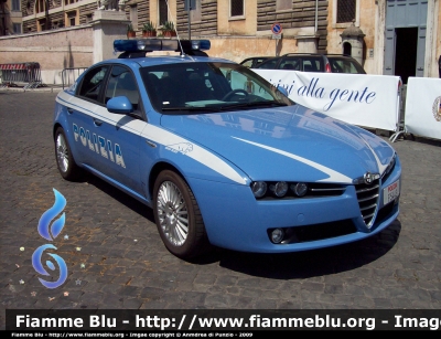 Alfa Romeo 159
Polizia di Stato
Squadra Volante
POLIZIA F5443
Parole chiave: Alfa Roemo 159_Polizia F5443