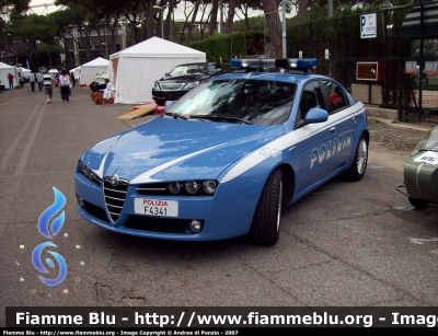 Alfa Romeo 159
Polizia di Stato
Squadra Volante
Esemplare con 3 Antenne
POLIZIA F4341
Parole chiave: Alfa-Romeo 159 PoliziaF4341