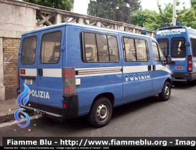 Fiat Ducato II serie
Polizia di Stato 
Rep. Mobile
Polizia D5599
Parole chiave: Fiat Ducato_IIserie PoliziaD5599