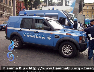 Land Rover Discovery 3
Polizia di Stato
Reparto Mobile
Polizia F5001
Parole chiave: Land-Rover Discovery_3 PoliziaF5001