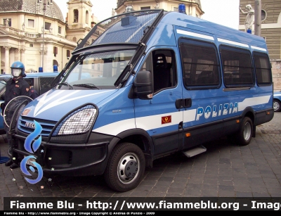 Iveco Daily IV serie
Polizia di Stato 
Reparto Mobile
Polizia F7826
Parole chiave: Iveco Daily_IVserie PoliziaF7826