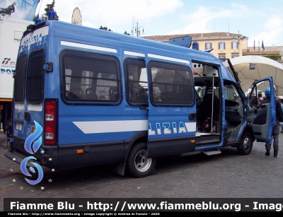 Iveco Daily IV serie
Polizia di Stato
Reparto Mobile
Parole chiave: Iveco Daily_IVserie