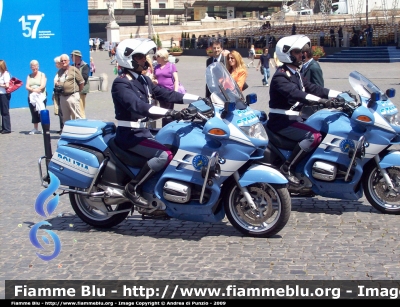 Bmw R850RT
Polizia di Stato
Polizia Stradale
Parole chiave: Bmw R850RT