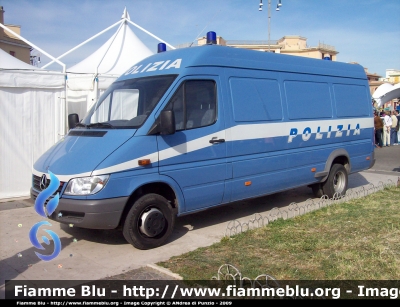 Mercedes-Benz Sprinter II serie
Polizia di Stato
Sommozzatori
Polizia F4989
Parole chiave: Mercedes-Benz Sprinter_IIserie PoliziaF4989