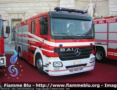 Mercedes-Benz Actros 1841 II serie
Vigili del Fuoco
Comando di Trieste
VF 23352
Parole chiave: Mercedes-Benz Actros_1841_IIserie VF23352