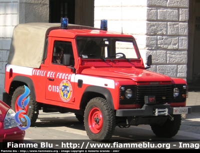 Land Rover Defender 90
Vigili del Fuoco
Comando di Trieste
Nucleo NBCR
VF 22433
Parole chiave: Land-Rover Defender_90 VF22433