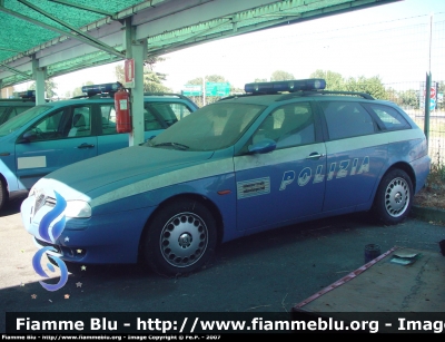 Alfa Romeo 156 Sportwagon I serie
Polizia di Stato
Polizia Stradale in servizio sulla A7 Milano Serravalle - Milano Tangenziali
Parole chiave: Alfa-Romeo 156_Sportwagon_Iserie Polizia