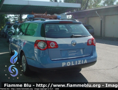 Volkswagen Passat Variant VI Serie
Polizia di Stato
Polizia Stradale in servizio sulla A7 Milano Serravalle - Milano Tangenziali
Parole chiave: Volkswagen Passat_Variant_VIserie Polizia