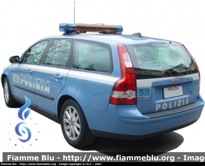 Volvo V50 I serie
Polizia Stradale in servizio sulla Milano Serravalle Milano Tangenziali
Assegnata al DPS Arcore -provvisoriamente senza numero sul tetto-
Parole chiave: Volvo V50_Iserie Polizia