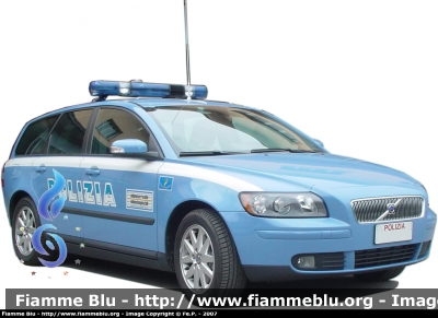 Volvo V50 I serie
Polizia Stradale in servizio sulla Milano Serravalle Milano Tangenziali
Assegnata al DPS Arcore -provvisoriamente senza numero sul tetto-
Parole chiave: Volvo V50_Iserie