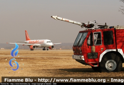 Perlini 605D Iguana
Vigili del Fuoco
Distaccamento Aeroportuale di Malpensa
Automezzo dismesso
Parole chiave: Perlini 605D_Iguana