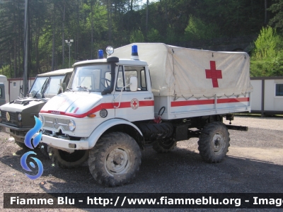 Mercedes-Benz Unimog U404.0
Croce Rossa Italiana
C.I.E. Nord Servizio Emergenza
CRI A829
Parole chiave: Mercedes-Benz Unimog_U404.0 CRIA829