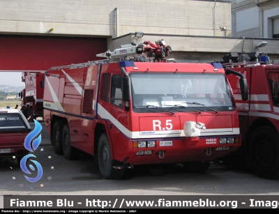 Iveco Magirus Dragon X6 I serie
Vigili del Fuoco
Comando Provinciale di Pescara
Distaccamento Aeroportuale
AutoIdroSchiuma allestimento Iveco-Magirus
VF 21338
Parole chiave: Iveco-Magirus Dragon_X6_Iserie VF21338