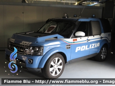 Land Rover Discovery 4
Polizia di Stato
Reparto Mobile
Allestimento Marazzi 
Decorazione Grafica Artlantis
POLIZIA M1291
Parole chiave: Land-Rover Discovery_4 POLIZIAM1291