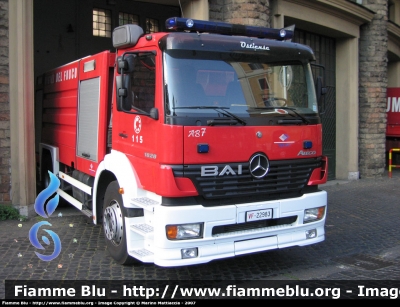 Mercedes-Benz Atego 1828 I serie
Vigili del Fuoco
Distaccamento di Ostiense - Roma
VF 22983
Parole chiave: Mercedes-Benz Atego_1828_Iserie VF22983