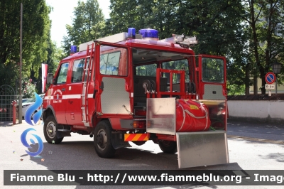 Iveco Daily 4x4 II serie
Vigili del Fuoco
Unione Distrettuale Bolzano 
Bezirksverband Bozen
Corpo Volontario di San Michele Appiano
Freiwillige Feuerwehr Saint Michael Eppan 
Allestimento Rosenbauer
VF 0ML BZ
Parole chiave: Iveco Daily_4x4_IIserie VF0MLBZ