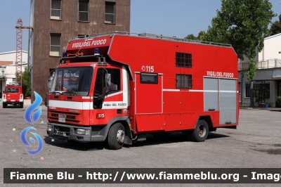 Iveco EuroCargo 100E18 I serie
Vigili del Fuoco
Comando Provinciale di Mantova
Polilogistico allestimento Calabrese
VF 17617
Parole chiave: Iveco EuroCargo_100E18_I serieVF17617