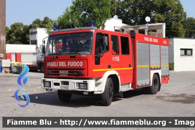 Iveco EuroFire 150E27 I serie
Vigili del Fuoco
Comando Provinciale di Mantova
AutoPompa Serbatoio allestimento Iveco Magirus
Ricondizionata Fortini
VF 18540
Parole chiave: Iveco EuroFire_150E27_Iserie VF18540