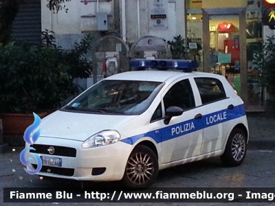 Fiat Grande Punto
Polizia Locale Giarre (CT)
Parole chiave: Fiat Grande_Punto