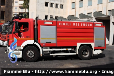 Mercedes-Benz Axor 1828 II serie
Vigili del Fuoco
Comando Provinciale di Catania
AutoBottePompa allestimento Bai
VF 23472
Parole chiave: Mercedes-Benz Axor_1828_IIserie VF23472