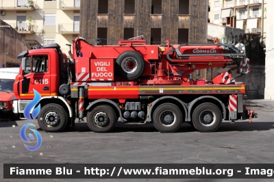 Astra HD8 84.45 I serie
Vigili del Fuoco
Comando Provinciale di Catania
AutoGru da 40 ton allestimento Cormach
VF 23940
Parole chiave: Astra HD8_84.45_Iserie VF23940