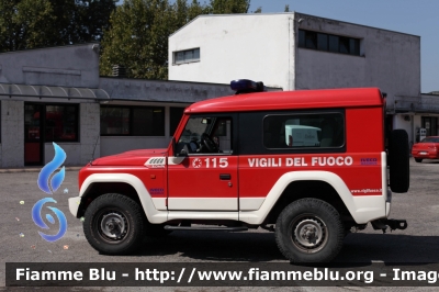 Iveco Massif
Vigili del Fuoco
Comando Provinciale di Mantova
VF 25949
Parole chiave: Iveco Massif VF25949