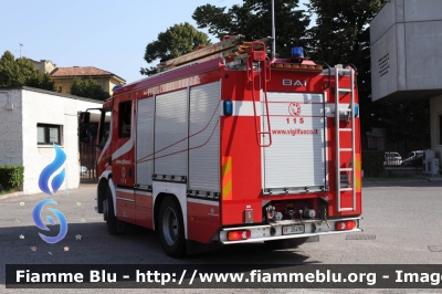 Volvo FL 290 III serie
Vigili del Fuoco
Comando Provinciale di Mantova
AutoPompaSerbatoio allestimento BAI
VF 26469
Parole chiave: Volvo FL 290_IIIserie VF26469