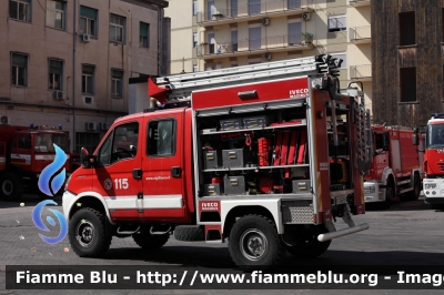 Iveco Daily 55S17 4x4 IV serie restyle
Vigili del Fuoco
Comando Provinciale di Catania
Colonna Mobile Regionale
Polisoccorso allestimento Iveco-Magirus
VF 26670
Parole chiave: Iveco Daily_55S17_4x4_IVserie_ restyle VF26670