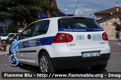 Volkswagen Golf V serie
Polizia Locale Appiano sulla strada del vino (BZ)
Ortspolizei Eppan an der Weinstraße
POLIZIA LOCALE YA 852 AC
Parole chiave: Volkswagen Golf_Vserie POLIZIALOCALEYA852AC