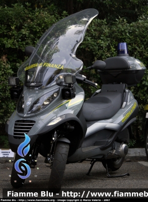 Piaggio MP3
Guardia di Finanza
Parole chiave: Piaggio MP3 GdiF Roma_Motor_Show_2007