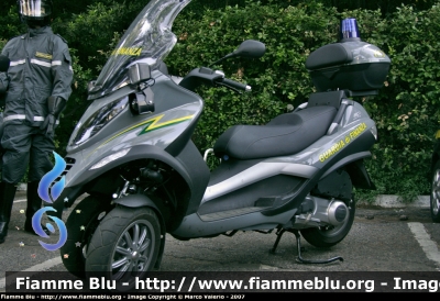 Piaggio MP3
Guardia di Finanza
Parole chiave: Piaggio MP3 GdiF Roma_Motor_Show_2007