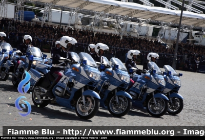 Bmw R850RT
Polizia Di Stato
Polizia Stradale
Festa della Polizia 2009 - Località: Roma

Parole chiave: Bmw R850RT_Polizia Stradale_Festa_della_Polizia_2009