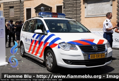 Volkswagen Touran II Serie
Nederland - Paesi Bassi
Politie - Gelderland-Zuid Zone
Polizia di Stato 
Parole chiave: Volkswagen Touran_IISerie_Politie Olanda_Festa_della_Polizia_2009