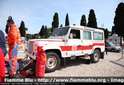 Land Rover Defender 110
Croce Rossa Italiana
C.I.E. Centro
Servizio Emergenze
Parole chiave: Land-Rover Defender_110 CRI CIE_Centro