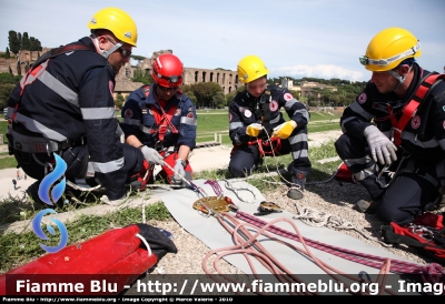 Uniforme VdS Soccorritori
Croce Rossa Italiana
Foto 18
Parole chiave: Uniforme_VdS_Soccorritori CRI