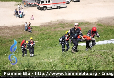 Uniforme VdS Soccorritori
Croce Rossa Italiana
Foto 28
Parole chiave: Uniforme_VdS_Soccorritori CRI