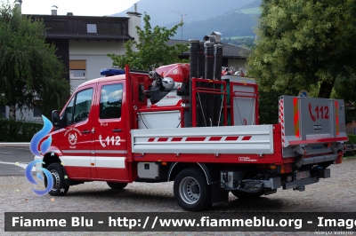 Mercedes-Benz Sprinter 4x4 III serie restyle
Vigili del Fuoco
Unione Distrettuale Valle Isarco
Corpo Volontario di Millan (BZ)
Freiwillige Feuerwehr Milland
Allestimento Kofler Fahrzeugbau
VF FW 38C
Parole chiave: Mercedes-Benz Sprinter_4x4_IIIserie_restyle VFFW38C