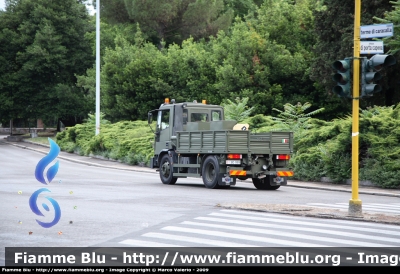 Iveco Sivi EuroCargo 150E18 I serie
Esercito Italiano
Mezzo per il traino dei veicoli in avaria
EI BC 999
Parole chiave: Iveco Sivi EuroCargo_150E18_Iserie EIBC999 Festa_Della_Repubblica_2009