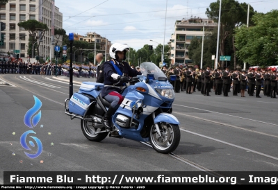 Bmw R850RT II serie
Polizia Di Stato
Polizia Stradale
Parole chiave: Bmw R850RT_IIserie Festa_Della_Repubblica_2009