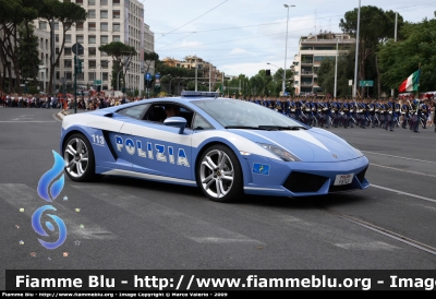 Lamborghini Gallardo II serie
Polizia di Stato
Polizia Stradale
POLIZIA F8743
Parole chiave: Lamborghini Gallardo_IIserie PoliziaF8743 Festa_Della_Repubblica_2009