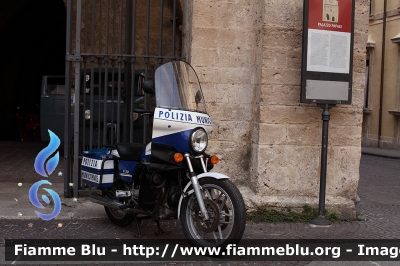 Moto-Guzzi V50
Polizia Municipale Rieti
*Moto conservata*
Parole chiave: Moto-Guzzi V50