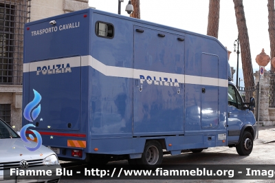 Iveco Daily IV serie restyle
Polizia di Stato
Reparto a Cavallo
POLIZIA H3209
Parole chiave: Iveco Daily_IVserie_restyle POLIZIAH3209